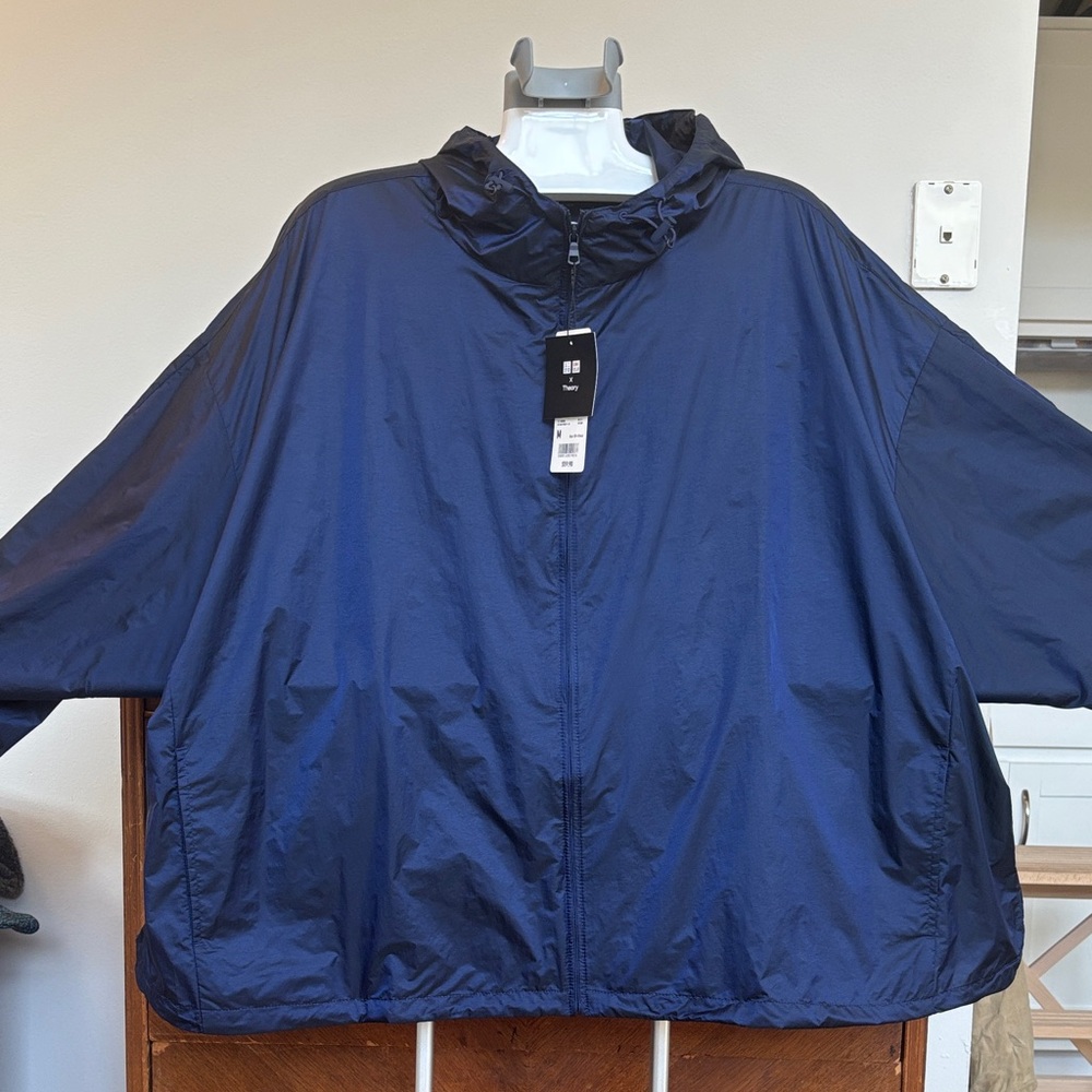 NWT Uniqlo x Theory Oversized Hooded Jacket Poncho Navy 100% Nylon NWT
